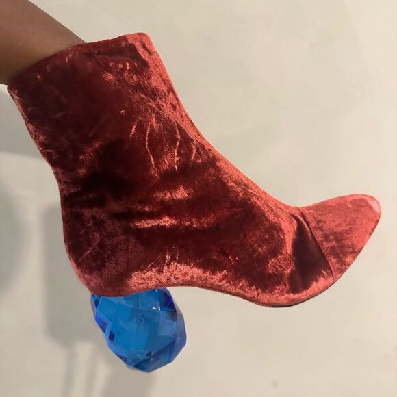 Dries Van Noten Red Velvet Boots with Lucite Heel - Picture 3 of 5